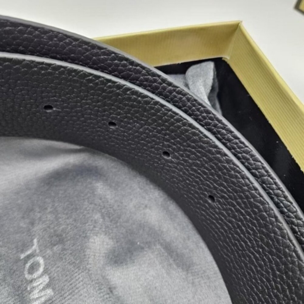 Tom Ford Black Belt - Grained Leather, Golden T-Accents - Picture 4 of 5